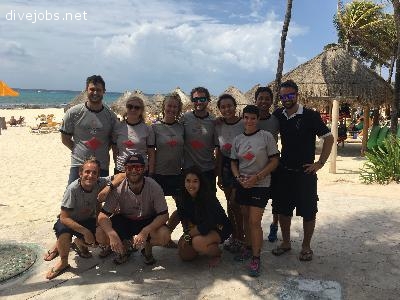 GET YOUR DM AND/OR IDC FOR FREE in exchange for work in one of our dive centers