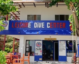 Leisure Dive Center is hiring 2 instructor or a team from Aug 2019