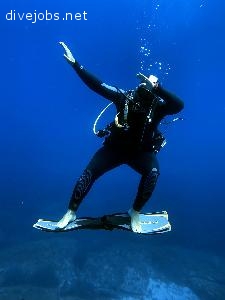 FREE dive master PADI internship Mykonos 2021